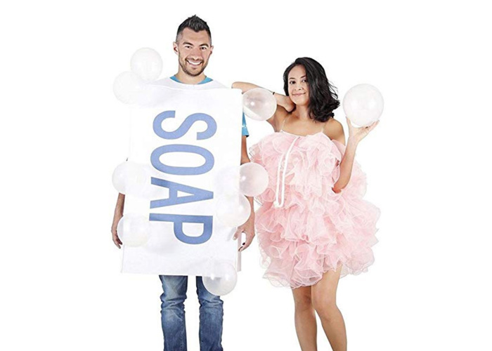 halloween-costume-couples-soap-loofah