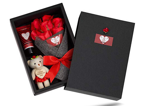 valentines-day-gift-guide-for-her.jpg